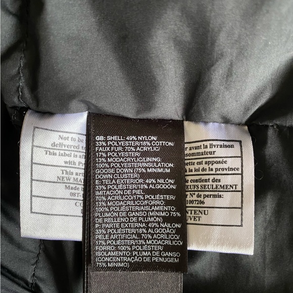 The North Face Parka - Picture 7 of 7